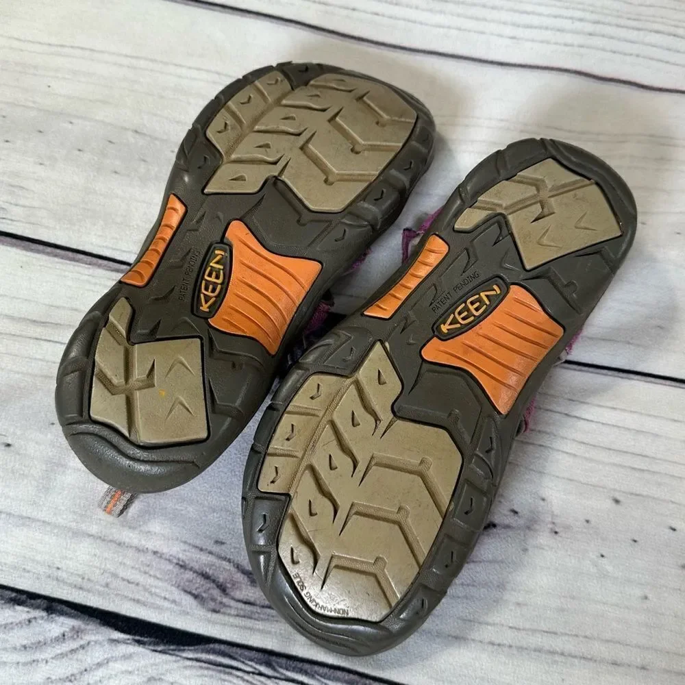 Keen Youth Size 5 Purple Newport H2‎ Trail Hiking Sandals Youth Water Shoes